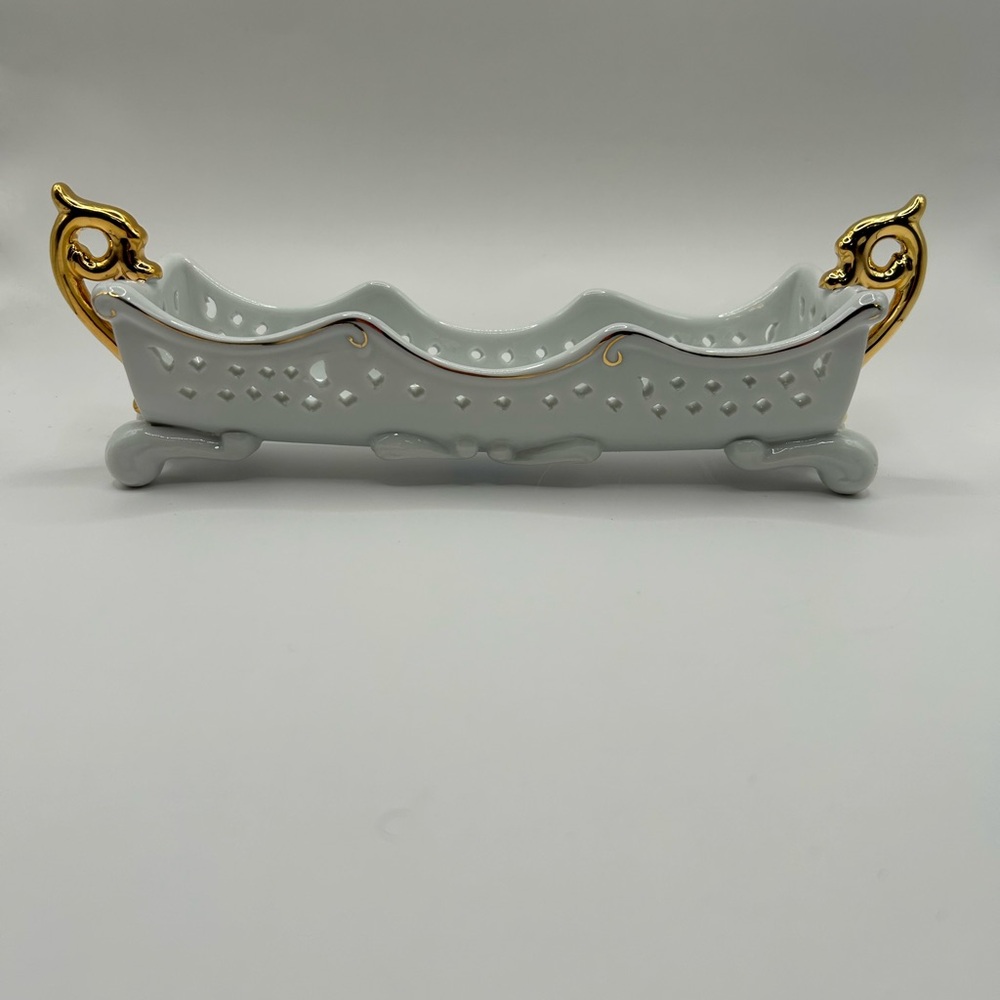 Elegant White and Gold Decorative Museum Recreations Cracker Caddy